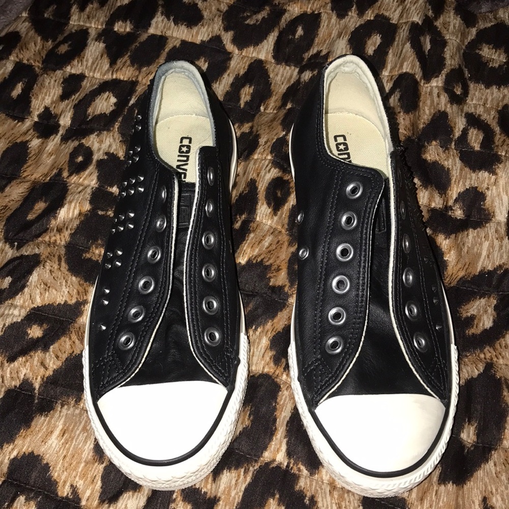 BLACK LEATHER CONVERSE WOMENS SIZE 7